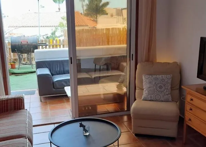 Marina Palace Aparthotel